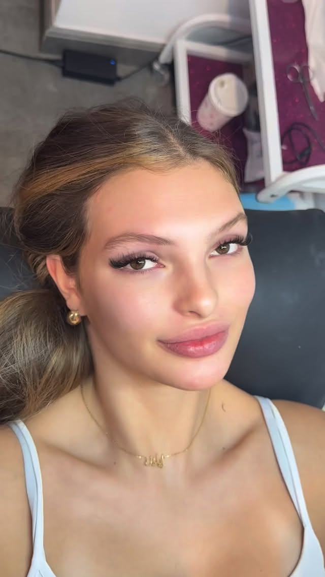 Lashes all done and ready for the Christmas cheer 🎅🏼✨
Fresh, fluttery and festive — because every glam moment starts with the perfect lashes 💖
From express lashes under 30 minutes to full glam classics, we’re getting Dubai ready for the sparkliest season of the year 🎀✨
This is where Dubai gets ready for Christmas.
📍 12 locations across Dubai
✨ Express Lashes 100 AED
✨ Classic Lashes 249 AED
✨ Refill 149 AED
Prices subject to 5% VAT
#TheSalonDubai #DubaiLashes #FestiveGlam #ChristmasInDubai #LashExtensionsDubai #WeAreDubai #ThisIsWhereDubaiGetsReady