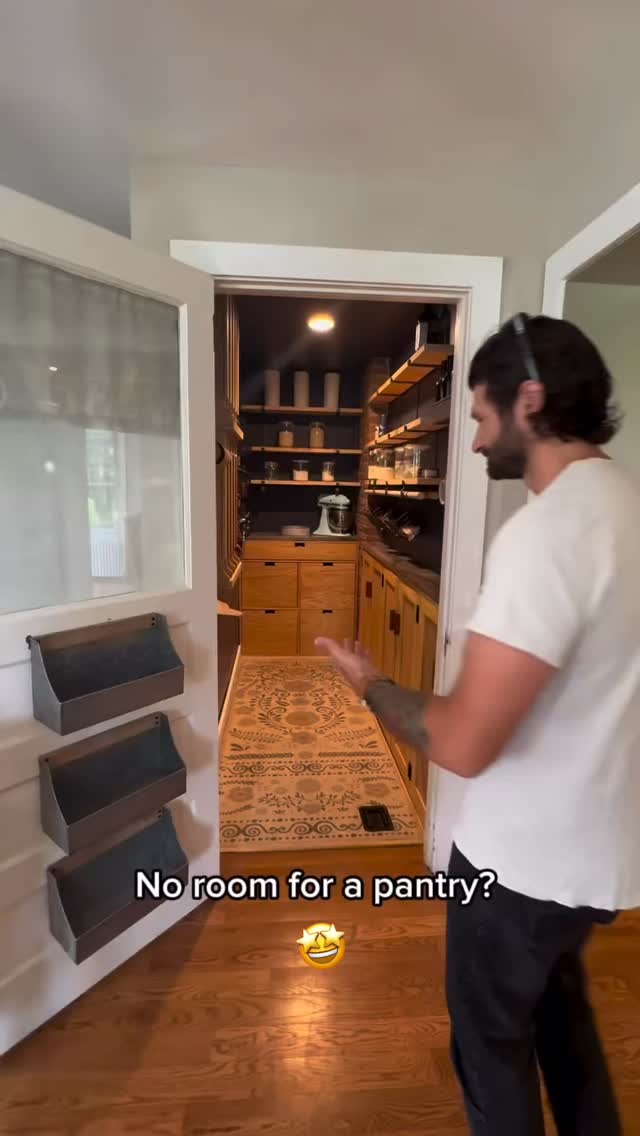Straight up Houdini stuff! Love this creative use of space to make a pantry! #creative #home #diy