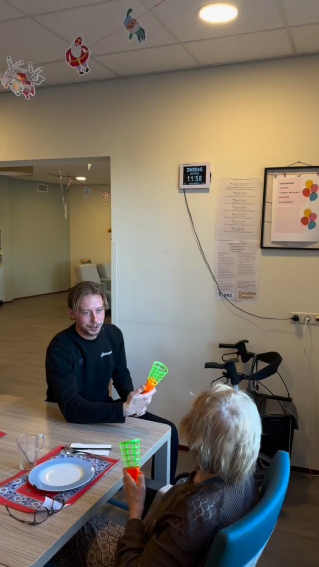 Wachten op het eten is nooit saai!๐๐
#allmovez #ouderenzorg #activeren #glimlach #reels #ouderen