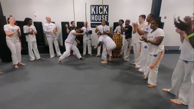 Capoeira Malês DMV 2025 Batizado Friday Night Roda clip. @mestre_curisco_capoeira_males_ @gingabrasilusa 🔥🔥🔥 more to come
YouTube link:
https://youtu.be/MGRPlJuA_Bw?si=ufgwFRUF548yGCW3
#realcapoeira
Open Roda this Sunday! Pull up! 💨💨💨🔥