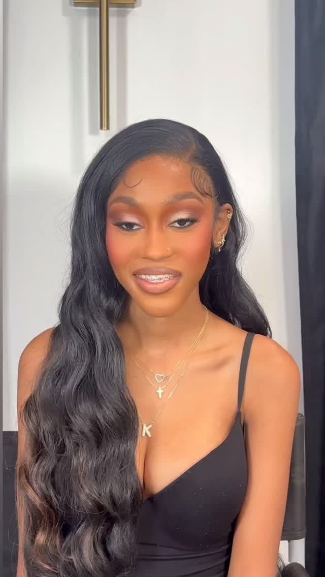 Her reaction says everything.
Glam? Ate. Beat? Delivered. Confidence? Activated 🙌🏽
Now booking 2026 brides and bridal parties. Click the link in the bio or send a Dm for inquiries
#dmvmakeupartist #baltimoremakeupartist #marylandhairstylist #dmvbridalmakeupartist