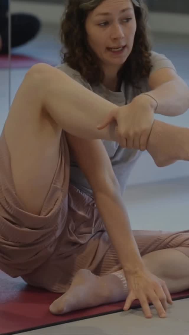 C’est dimanche 10h30-12h00.
Exit le froid et le corps tendu 🥶
Avec Lilia on se chauffe, se réchauffe et s’assouplit pendant 1h30 en continu. On ressort détendu, presque élastique et avec une satisfaction ++ d’avoir quelque chose de dingo pour soi et son corps.
⚠️Attention : presque complet.
Prochaine réservation : le Dimanche 11 Janvier mêmes horaires.
👉🏼En ligne sur acacemiedansepilates.fr.
.
.
| reims, ville de reims, bien-être, stage, santé, étirement, souplesse, contorsion, danse, pôle dance, entrainement, exercice |