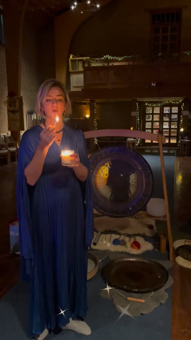 A sacred pause before Christmas ✨
Honouring the turning of the wheel, reflecting on the year that’s been, and setting intentions with candle magic as the light slowly returns after the longest night.
A truly magical way to close a year of meaningful sound spa gatherings and soulful collaborations. Deep gratitude to everyone who has joined this growing community, taking time to pause, listen, soften, and reconnect with self, community, and the wisdom of this land.
Now time for some rest… trusting the quiet, before the next wave of magical events unfolds in early 2026 🌙
Wishing you a fabulous Christmas, with hope, peace and joy for the new year 🎄✨🤍
#WinterSolstice #CandleMagic #amersham #TurningTheWheel #SoundHealing #SoundSpa #Ritual #IntentionalLiving #SeasonOfRest #LightReturns #SoulfulGathering #Gratitude