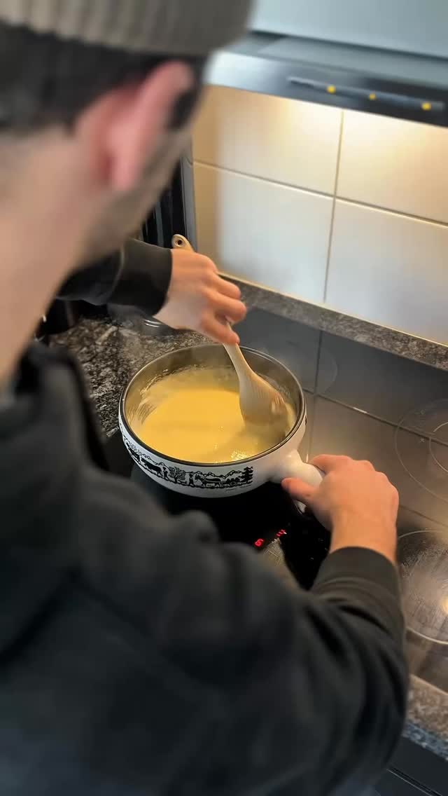 ❄️ Froid mordant dehors, chaleur douce à l’intérieur.
Que tu sois team ski+fondue 🫕 ou team livre+canapé 📖, nos infusions sont là pour rendre ces moments encore plus doux et savoureux.