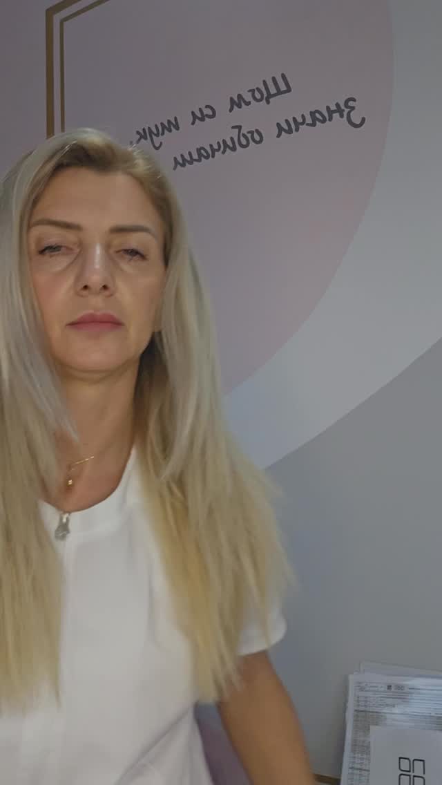 Колагенова стимулация - МИКРОНИДЛИНД, защо всички жени говорят, пишат и търсят тази процедура? Защото това е най-мощното оръжие срещу бръчки, петна, широки пори, белези от акне, акне, стрии, косапад. Една малка част от неговите ползи и неговото прилагане. Ако знаете само каква сила има тази процедура, ще спрете да си правите всичко останало 🙈. Естествено и тук говорим за постоянство и търпение 💗