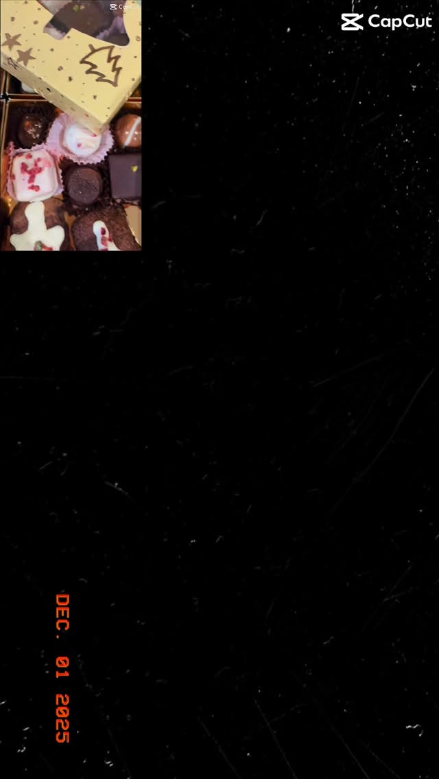 Nothing feels better than creating little moments of sweetness for the people who matter most 🎄🤍
#ChristmasVibes #HolidayBaking #ChocolateLove #HomeForTheHolidays #FestiveSeason #SweetMoments #ChristmasMagic #HomemadeWithLove #CocoaTime #HolidayTreats #BakersOfInstagram #InstaReels #WinterFeels #ChristmasSweets #joyinthemaking