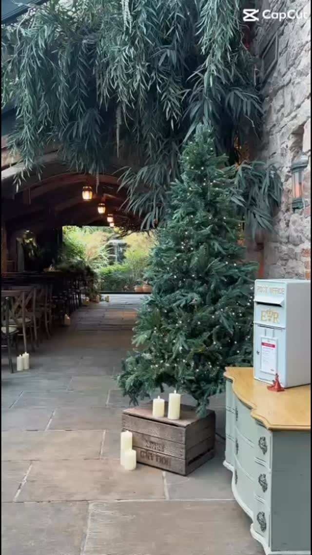 We just adore a Christmassy styled wedding and a perfect time for these are on the twixmas period. The time between Christmas and new year which is a time for family and friends get-togethers when people are enjoying downtime from the festive period break before the excitement of new year ahead.
We love the elegance of clean linens and woodland seasonal centrepieces at this gorgeous wedding
Gyp cascades foliage filled halos and frosted trees full of elegance
Message us for how we can work with you on your wedding styling
#weddingstyling #northeastwedding #northumberlandwedding