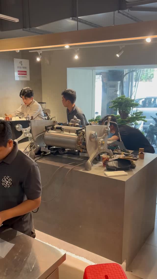 Service excellence is what keeps professional kitchens moving forward.
At Keisi, our role doesn’t end at installation. With certified technicians, genuine spare parts, and structured after-sales support, we help businesses minimize downtime and maintain consistent performance in daily operations.
From routine checks to technical intervention, our service team works to ensure your equipment stays reliable long after delivery.
Because supporting your kitchen means supporting your business.
Learn more about Keisi’s after-sales support and service solutions.
#KeisiIndonesia #AfterSalesService #CommercialKitchen #KitchenMaintenance #HospitalityEquipment