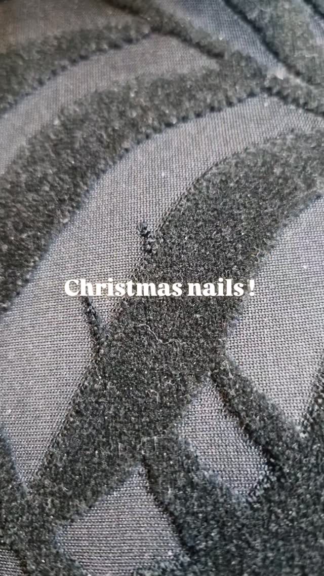 Magie de Noël pour @slne_cmt 🤶🎄🎄🎄
#onglemontpellier #ongleriemontpellier #manucuremontpellier #capsulesamericaines #pedicure💅 #acrygel💅 #pedicureseason #fauxonglesengel #ongleries #soinongles #manucurerusse #manucuregel #fauxongles #vernispermanent # #pédicure #pedicuretime #vernisongles #naildesign#automnnails