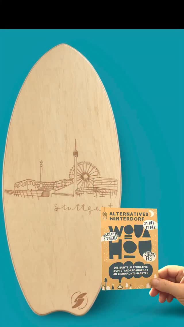 Hey!
Ich bin dieses Wochenende im Woua Hou, dem alternativen Winterdorf am Marienplatz in Stuttgart – wär mega, wenn du vorbeischaust!
Das Woua Hou ist kein typischer Weihnachtsmarkt, sondern ein kreativer Mix aus Streetfood, Handmade-Vibes, Musik und richtig chilliger Atmosphäre. Perfekt, um neue Sachen zu entdecken und einfach bisschen Winterfeeling mitzunehmen.
Warum du vorbeikommen solltest?
Weil du meine handgefertigten, nachhaltigen Balance Boards vor Ort live sehen, anfassen, ausprobieren – und natürlich direkt mitnehmen kannst. Wenn du was Besonderes willst oder Fragen hast, quatschen wir ganz entspannt drüber.
Also: schnapp dir ’nen warmen Drink und komm rum.
Ich freu mich auf dich!
@wouahou.wouahou
Klar, hier ein paar passende Hashtags für deinen Post:
#wouahou #stuttgartevents #marienplatzstuttgart
#balanceboard #Surfstylefever #handmadewithlove
#nachhaltigleben #supportlocal
#winterdorf #StuttgartWinter #Holzdesign
#Handcrafted #MadeInGermany #SurfVibes
#Geschenkideen #weihnachtsmarktmalanders