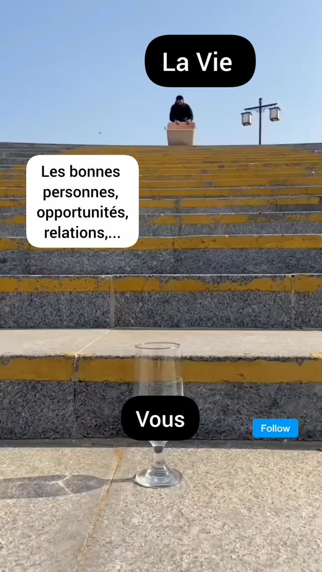 💥 Pendant des années je ne comprenais pas pourquoi je tombais toujours sur le mec qui allait me faire souffrir, que certaines amitiés finissaient par me décevoir et surtout que le bonheur ne m'était pas réservée.
La vie me semblait lourde, complexe et surtout tellement frustrante. Je faisais tout pour être "parfaite" et pour être enfin reconnue, récompensée, appréciée.
Mon regard était toujours tournée vers l'extérieur, c'est de la faute des mecs, de mon boss, j'ai pas de chance, j'attire toujours le même type de relations où je serai forcément déçue...
💡 Et puis, j’ai compris le fonctionnement de mon inconscient et tout ce qui se jouait en moi. Toutes ces parts encore prisonnières du passé qui essayaient de réparer en rejouant inlassablement les mêmes schémas.
J'ai compris que ces parts avaient un pouvoir immense, celui de créer ma réalité. Sauf que mon énergie étant encore emprise par certaines blessures de mon enfance, je manifestais cela dans ma réalité, depuis l'espace inconscient de mes blessures, dans l'espoir caché de réparer.
Votre inconscient régit près de 90% de votre vie et vous pousse à prendre des décisions, à faire des choix, à adopter certains comportements... Il est comme un GPS intérieur ! Donc imaginez si votre GPS (sans que vous en ayez conscience) soit encore branché sur votre passé, vos blessures d'enfance, vos traumas, vos expériences négatives etc... Comment voulez vous vous diriger vers ce que vous souhaitez vraiment ?
C'est pour cela que la prise de conscience de ses mécanismes profonds, ainsi que la rencontre et le soin des parts de soi blessées sont nécessaires pour mettre à jour son GPS intérieur et manifester une vie alignée aux aspirations du cœur.
👉 Du 08 au 10 décembre je vous offre une immersion en ligne et gratuit "Guérison et Manifestation". Et ce, pour comprendre le fonctionnement de votre inconscient, rencontrer votre enfant intérieur·e, et débloquer votre pouvoir de manifestation.
Inscription en bio.
À bientôt,
Laura 😘
#inconscient #enfantinterieur #manifestation #guerison #hypnose #blessuresemotionnelles