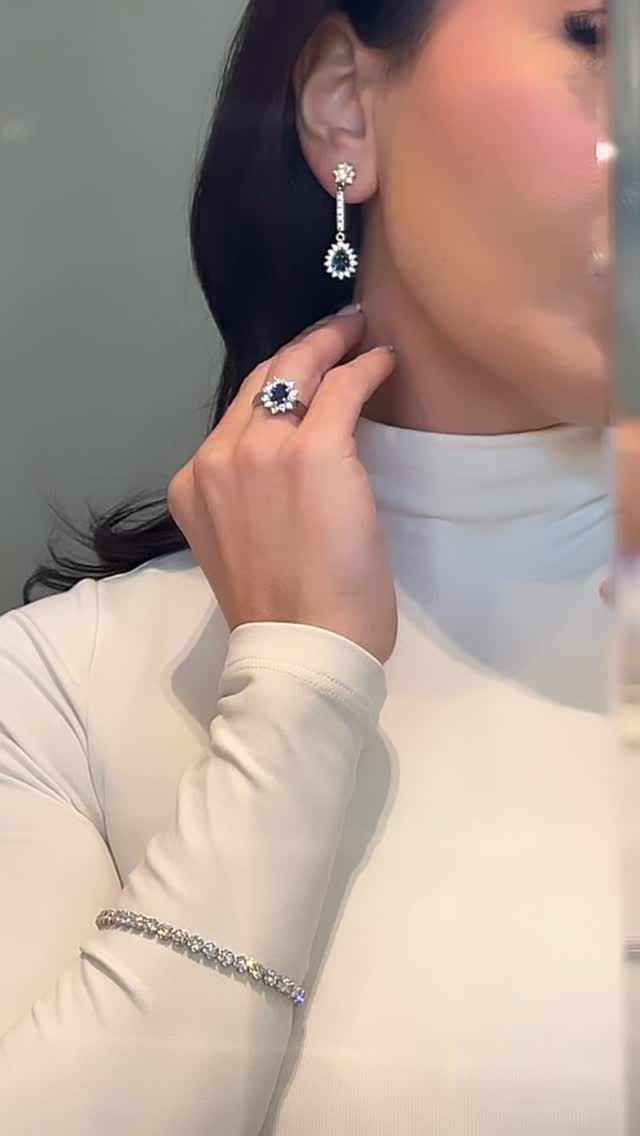 When she says she wants a matching set, she means this. 🙂↕️💎✨
#sapphire #sapphirejewelry #matchingset #southsurreyjeweller #nataliajewellers #bycoreyg #yvr #custom #whiterockjeweller