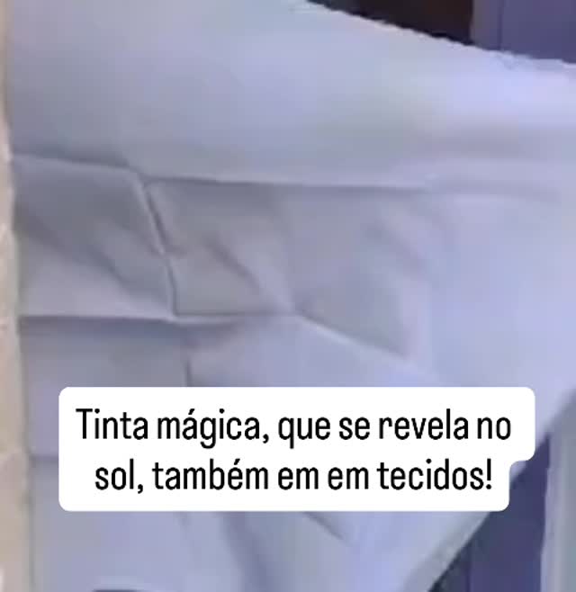 Se você quer fazer uma estampa em tecido ou em papel, com efeitos diferentes podemos te ajudar, aqui vemos um tecido onde a tinta fotocromica é revelada com a luz do sol. Fale com a gente!