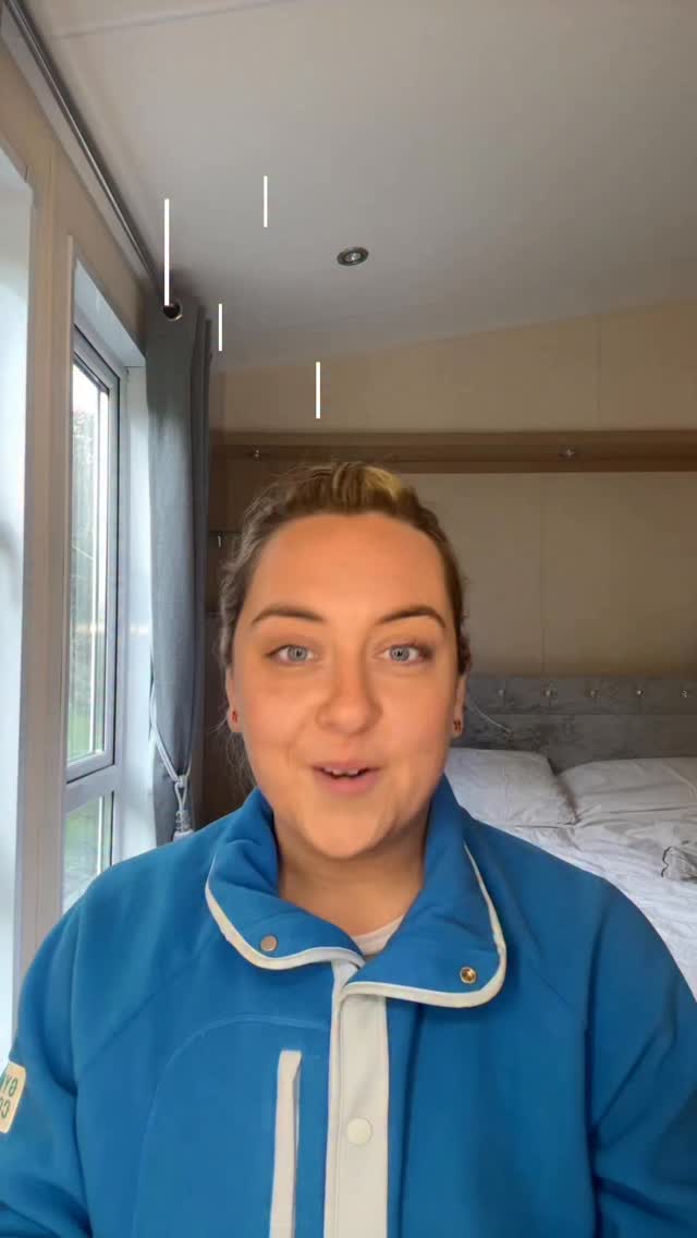 Day 3 of the Brown Thomas advent calendar 🤎
I’m actually really enjoying opening a little surprise every day — it’s such a small thing but it just adds a bit of excitement to December.
Here’s what was inside today’s drawer. 🎁✨
@officialbrownthomas @soldejaneiro