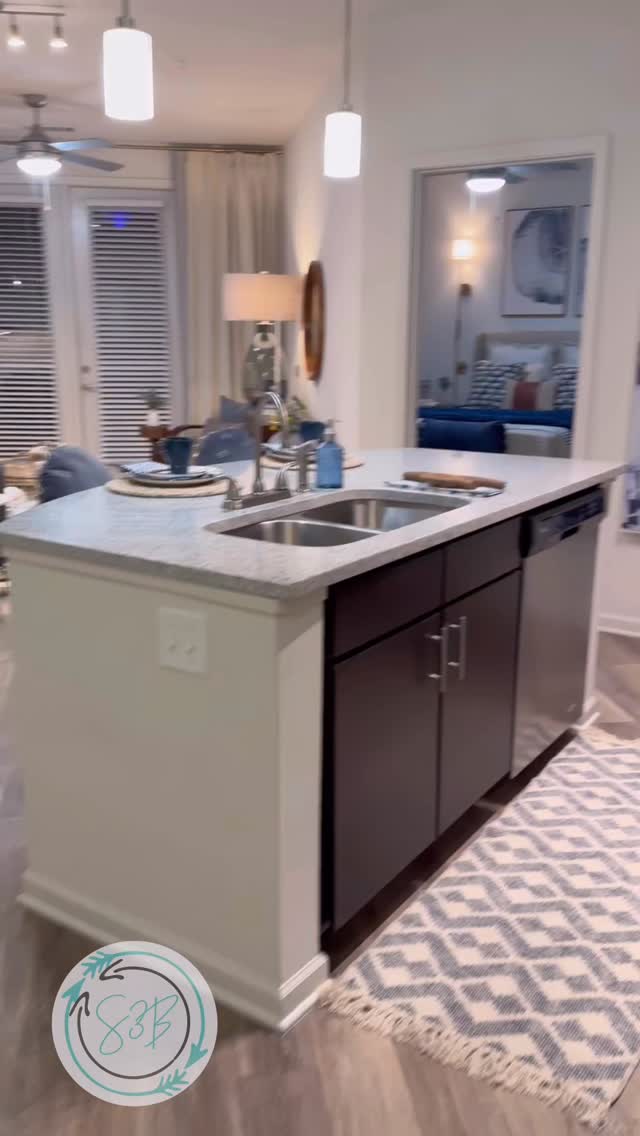 Completed just in time for the holidays … this Southend residence offers class and sophistication in an exciting neighborhood! It is a must see!
#1100southapartments #southendcharlottenc #modelunitdesign #multifamilylivingdesign #multifamily #modelhomedesign #greystarapartments #multifamilyhousing