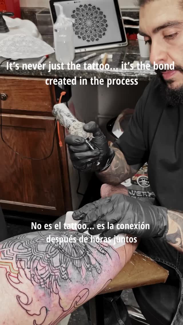 When the artist and the client move in sync… you feel the connection. 🤝
Moments like this make the tattoo experience real — trust, flow, and good energy in every line. 🖤⚒️
DM me or comment if you’ve ever felt this kind of vibe during a tattoo session. I’m reading everything. 🔥💬
#tattoovibes #tattoomoment #tattooconnection #blackworktattoo #tattooclient #tattooartist #inkvibes
