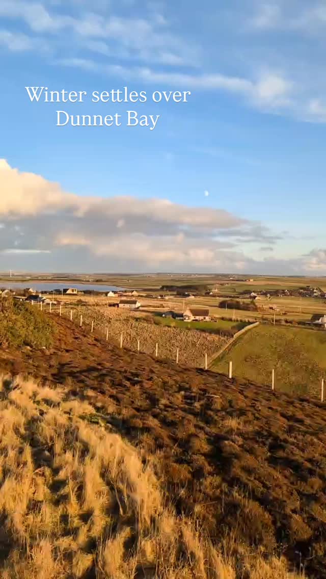Winter settles quietly over Dunnet Bay.
The days are shorter at this time of year but the light lingers just long enough to turn sea and sky to silver —
a moment of winter light and stillness to pause and smile and look forward to Christmas.
From the Northern Gate, the view stretches beyond the horizon — peaceful, and entirely your own.
#HouseOfTheNorthernGate #ScotlandInWinter #Caithness #HiddenScotland #LuxuryRetreat