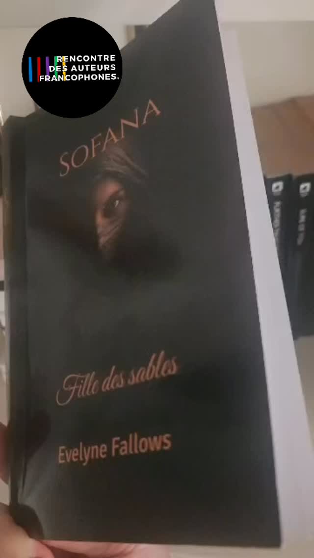PAROLES D’AUTEURS - RENTRÉE LITTÉRAIRE
Voici un joli rendez-vous que vous allez retrouver pendant 18 jours : la rentrée littéraire de nos auteurs !
Ils avaient une minute pour lire un extrait de leur dernier livre et pour vous le livrer avec émotion. La voici !
Aujourd’hui, découvrez le roman de la new yorkaise Evelyne Fallows. Un appel aux voyages à l’image de cette auteure qui parcourt le monde depuis des décennies .