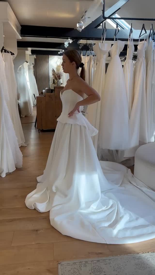 Brides, it’s officially try-on season and we’re obsessed. 🤍
Our latest arrivals are slowly arriving giving fresh, modern, effortlessly wow — sleek silhouettes, dreamy details, and just the right amount of sparkle. If you’re ready to find your dress, these newbies are ready to steal the spotlight.
Appointments are open — let’s do this. 💫
#NewDresses #BridalBoutique #ModernBride #WeddingDressShopping #BridalFashion #HereComeTheVibes