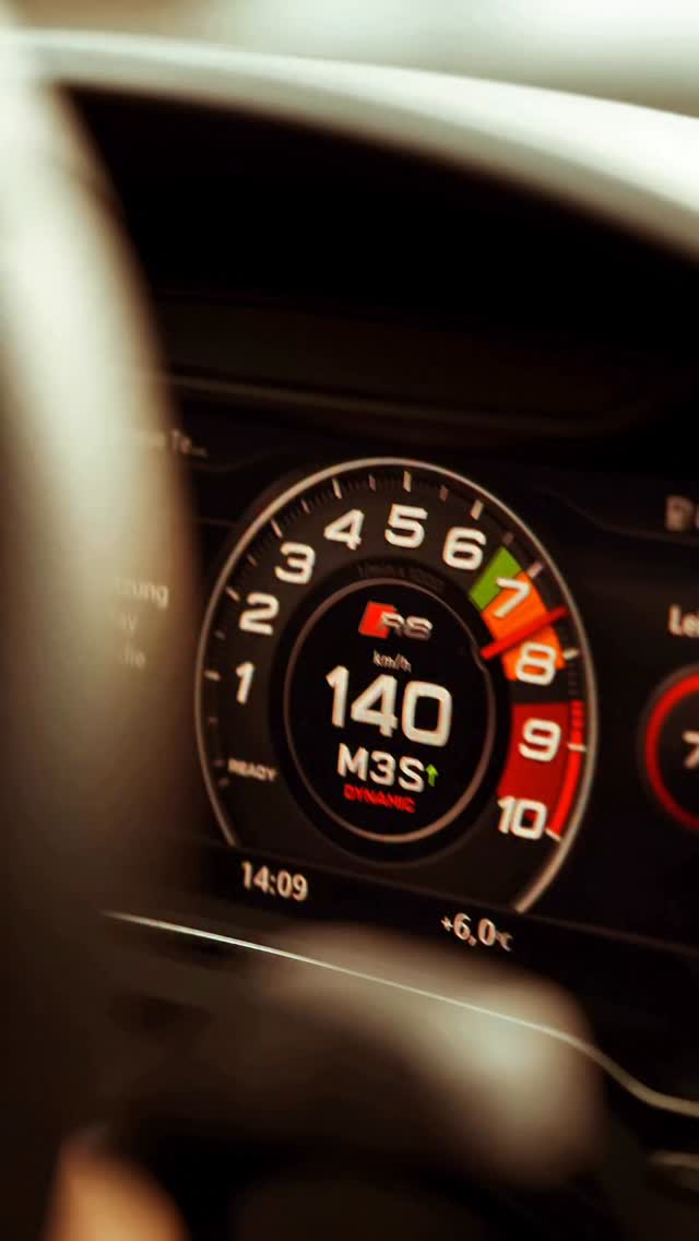 R8. Nothing more to say.
.
#audir8 #supercar #r8
.
Shot with : @dmitrybrattega