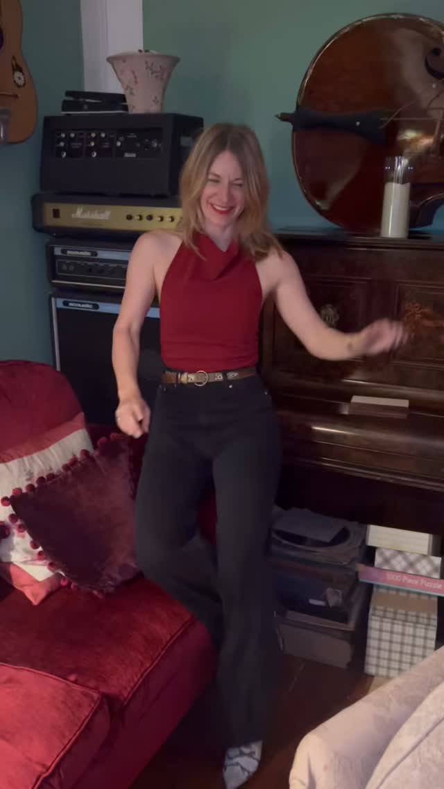 BIG BAND HEAVEN 🎤✨❤️
Exciting gig announcement!
I’m absolutely thrilled to be back with The Mid Herts Orchestra on Monday 8th December 8pm at Sandridge Rovers Football Club.
I can’t wait to sing some of my jazzy favourites with this incredible big band. ❤️
You can buy tickets at the door.
Sarah x
.
.
.
.
.
.
#sarahjonesjazz #jazzsinger #jazzvocalist #bigband #stalbans