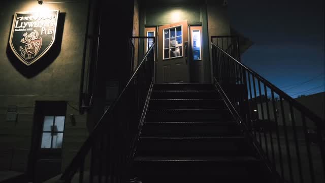 Hey St. Louis, Santa’s back in town!! I love sharing this one every December, and extra excited as this year the Lost Cause gets to perform it live! Next Sunday, 12/7 at @citywinerystl we’ll be playing this one along with a couple new tunes. Grab someone you love and some tickets, and come hang out with us on my birthday!!
#christmas #blues #citywinery #stl #birthday #lostcause