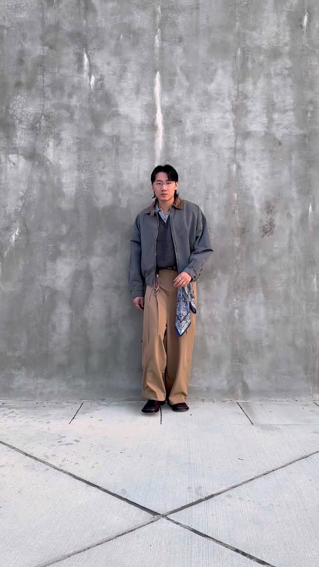 Like this look? Shop at www.highstreetporter.com
Search these keywords in the homepage
Sunglasses: GM Tetra
Jacket: MIU Chambray
Sweater: Colorblock Polo
Belt: Our Legacy
Pants: Low Crotch
Loafers: Campo
#miumiu #loewe #gentlemonster #ourlegacy #loewemen