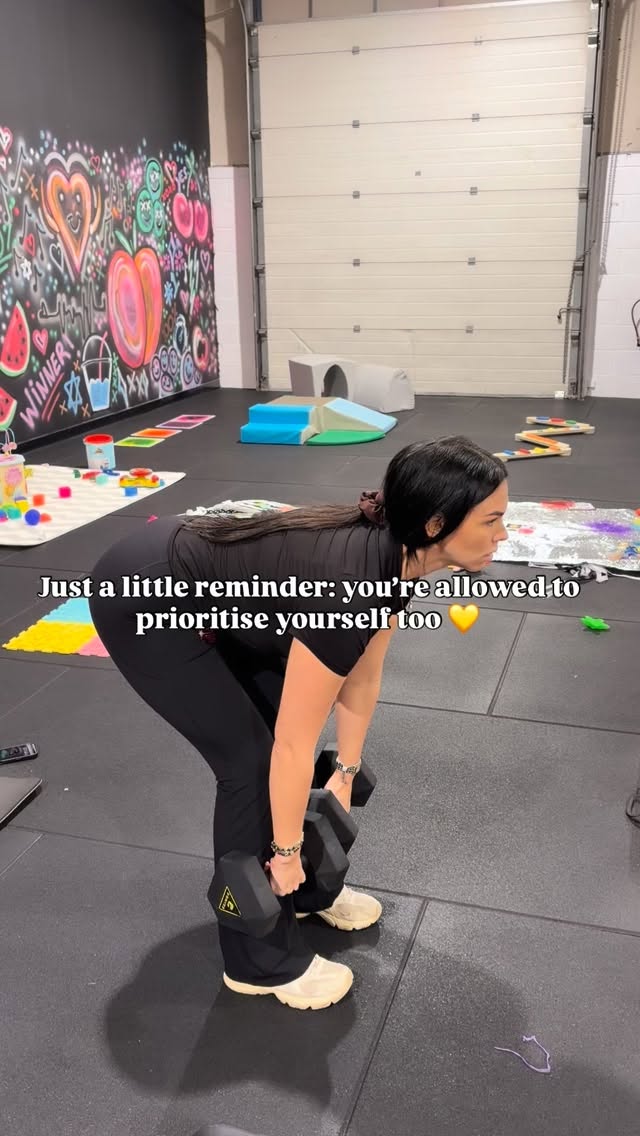 I think we are all guilty of putting ourselves to the bottom of the pile aren’t we 🤗
But it’s really important to make that time for you if you can, to prioritise your own needs to help you feel your best self and be able to thrive in your life! You still matter ❤️
If you can, it’s so beneficial, whether it’s a 10 minute workout online during a nap time or an in person class - you’ll always feel better afterwards!
Alice has made time to workout during our 2 x weekly PT sessions over the past few months, making time to workout as a busy mum and business owner. There’s no excuses, even when she’s so busy and we’ve got baby sensory going on around us 🤪🙊 we make that time, and the results speak for themselves ❤️
Can’t wait for you to see Alice’s progress soon 👀
#youvegotthis #strongmum #businessowners