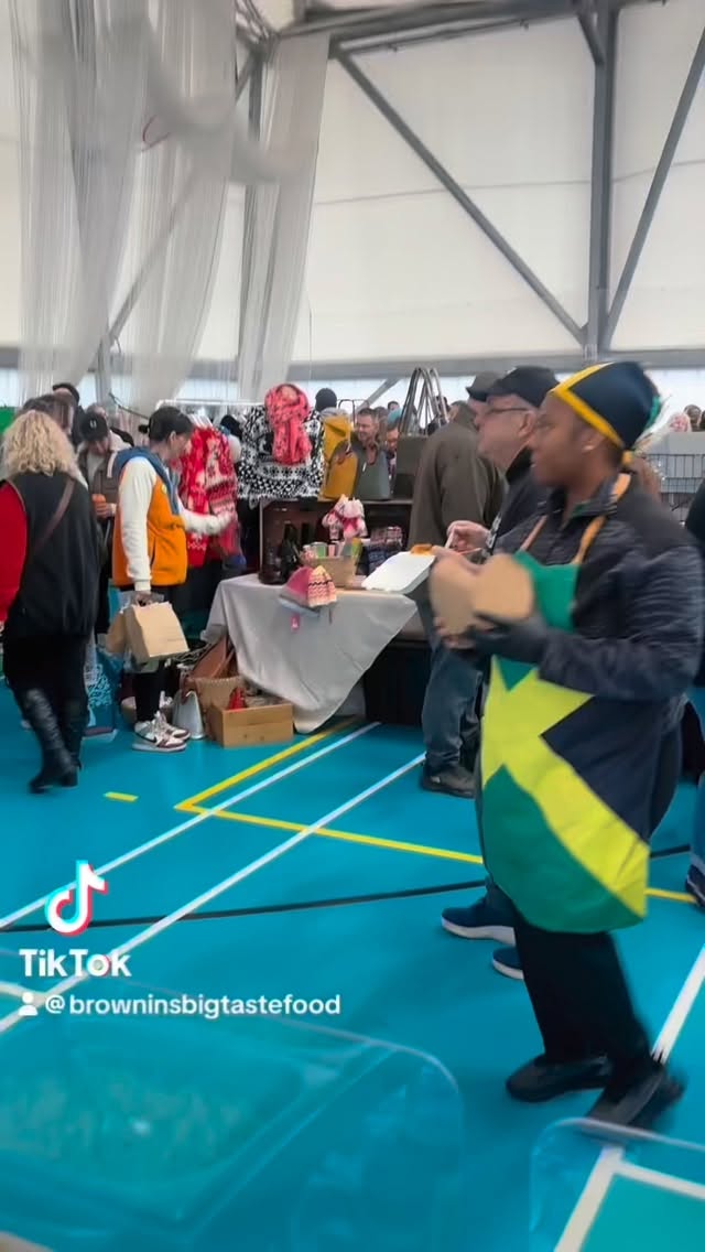 Me wid yuh food… contemplating to sell it to somebody else 🤣😂#JamaicanFood #FoodPopUp
#StreetFoodVibes