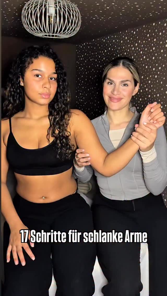 Das Lymphsystem im Arm besteht aus feinen Lymphgefäßen und den Lymphknoten in der Achselhöhle.
Es sammelt überschüssige Gewebsflüssigkeit, transportiert Abfallstoffe ab und unterstützt das Immunsystem.
Wichtige Aufgaben:
• Flüssigkeit aus Hand, Unterarm und Oberarm abtransportieren
• Krankheitserreger filtern
• Immunzellen weiterleiten
Wenn es gestört ist:
Es kann ein Lymphstau oder Lymphödem entstehen der Arm wird dicker, schwerer oder fühlt sich gespannt an Team Bodyrituals Madero 🦋
#lipödem #arme #lymph #lymphaticmassage #massage #madero #lipodem