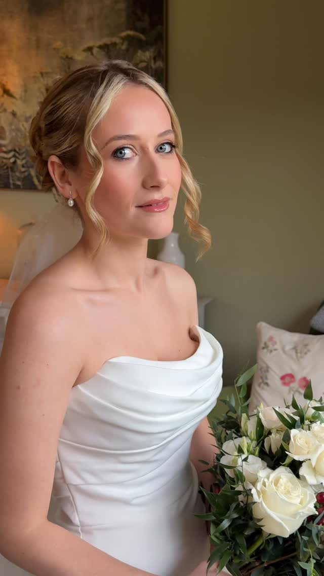 LAUREN🥀🤍
My beautiful winter bride Lauren looking an absolute vision ✨ It’s the beaming smile, the radiant glow and joy for me 🥹 I love how transformative makeup can be for the soul!! There is nothing quite like seeing my brides to be in their last moments before walking up the aisle feeling their best self✨
It was a lovely morning glamming Lauren and her bridal party and the amount of trust they put in me to create the perfect glam for them 🥹 It makes my little makeup heart so full🤎
What a wedding to end the year on!! I will be entering my 9th year doing bridal and I genuinely still love it just as much… if not more than ever!! Lauren thank you for choosing me and for allowing me to share such a special day with you🤍🤍🤍
Venue: @chapelhouseestate - a venue I feel so honoured to work at every time I am there and grateful to be a recommended supplier too🥹 Its been a lovely year of beautiful brides with you and I am so excited for many more weddings here next year 🫶🏻🫶🏻
Hair: @salon_onesevenfour
(Can we tell I am all in my feels as the end of the year approaches🥹)