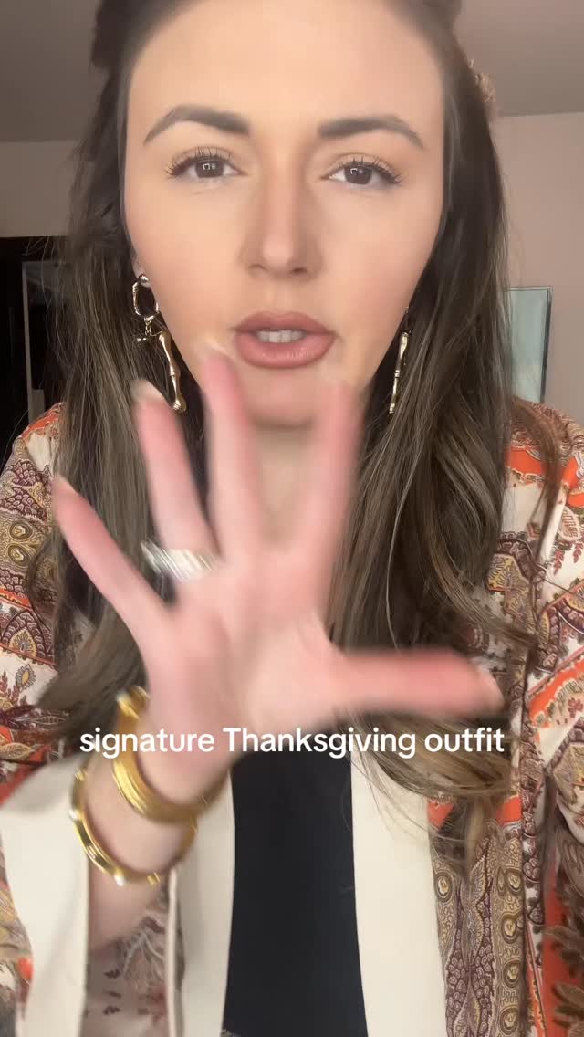 Do you have a signature outfit you wear on holidays? #thanksgivingfit #thanskgiving #falloutfits #midsizefashion #matchingsets