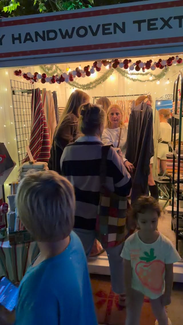 Final week at Oh What Fun! 🎄
Wrap your loved ones or yourself in handwoven Turkish towels, robes, and blankets made from natural fibers.
Each piece is lovingly crafted in small batches.
Thank you for supporting local makers and small businesses this holiday season.
Come say hi I’ll be here December 18–24! 🤍
🎄 Oh What Fun! Holiday Market
📍Republic Square Park @republicsqatx
@ohwhatfunatx 🤍
#austintexas #smallbusinessowner #christmasgiftideas #turkishtowel #handwoven #robe 🙏🏻❤️