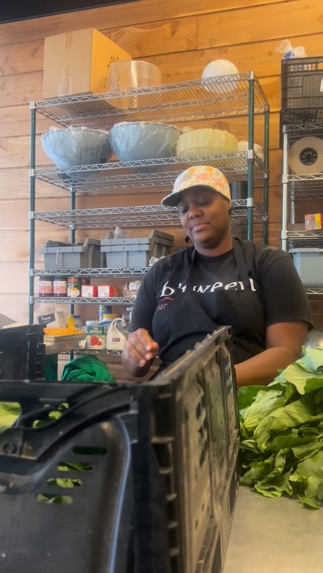 ✨Tis the season y’all!!
.
.
Fun Recipe Alert: not sure if this is a hack or just a cool something.… pickle your collard green stems! Give them a quick blanch and add them to a quick pickle brine with some peppers.you’ll have a delicious spicy-vinegar pop to add to the top of your greens or wherever you like to enjoy a spicy-picklely pop!
HAPPY THANKSGIVING!!!!