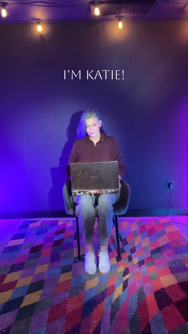 In case you don’t know much about me, let me introduce my many selves….
#clone #aboutme #marketing #facepainter #photographer