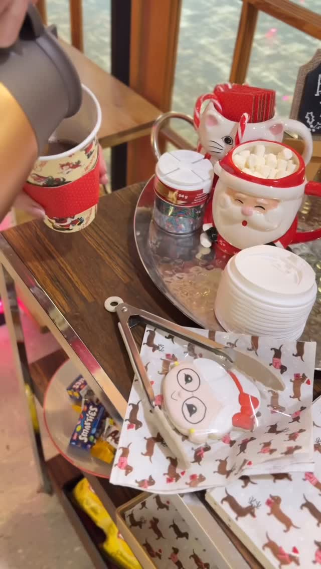 Snack time!
#pinkfriday
#westwardhairaffair
#shopsmallfirst