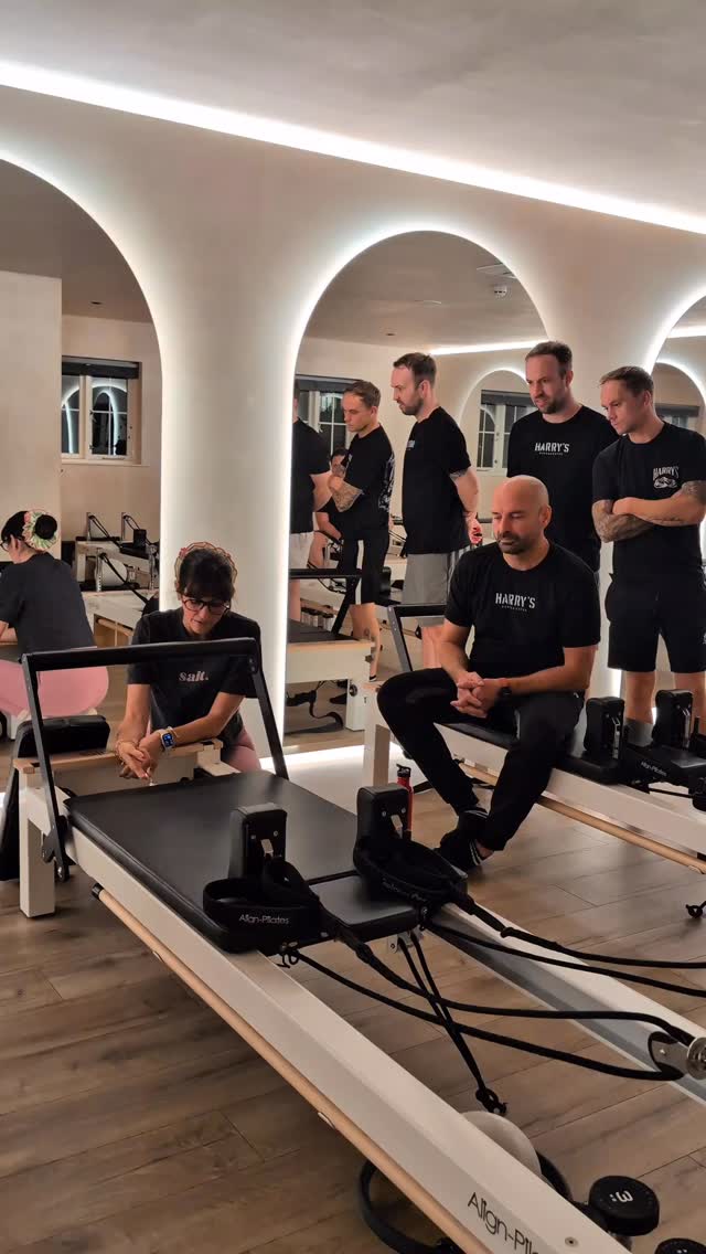 That time Harrys went to @salt_berkhamsted . A few of our ‘burly’ boxers tried their hand at reformer pilates.
All video credit to @tonis.mindful.moves - thanks for making us look good!
#harrys #salt #berkhamsted #berkhamstedlife #pilates #reformer #collab