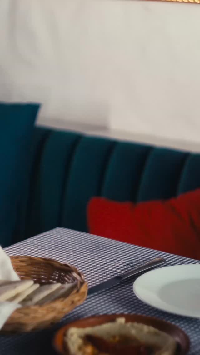 It’s Friday night, choose your vibe! 🥂
Tarhun for the sweet tooth, latte for the cozy ones, wine for the romantics, and espresso martini for the ones who aren’t done yet 🥳
Whatever mood you’re in, ARGO has your perfect match.
📍 Sukhumvit Soi 8 | 📞 +66 88 686 4393