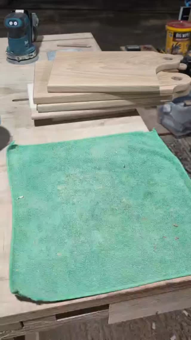 Back in the workshop this week, bringing some oak and ash boards to life after a busy first Christmas market.
There’s something steadying about this part, the grain waking up under the oil, the stack slowly growing again, the rhythm returning to the bench.
Replenishing stock ready for round two.
We’ll be at the Hereford Christmas Market @herefordmarkets this Friday, 9am–4pm. If you missed us last time, or have your eye on something for a gift, come say hello.
#woodworking #carpentry #bespokefurniture #oak