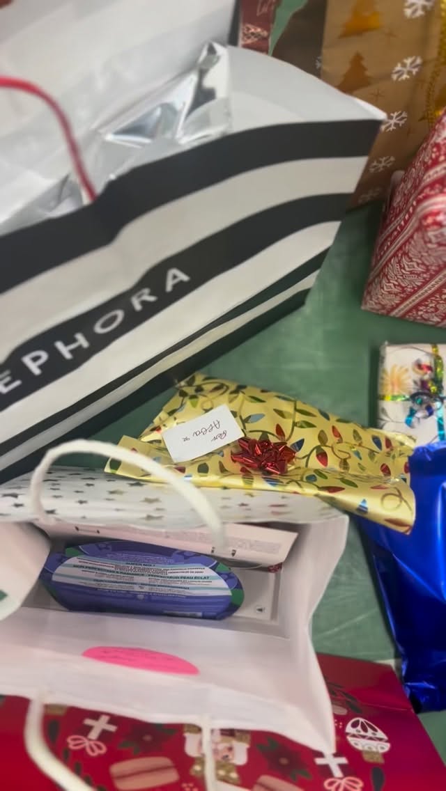 Avete scartato tutti i regali? 🎁