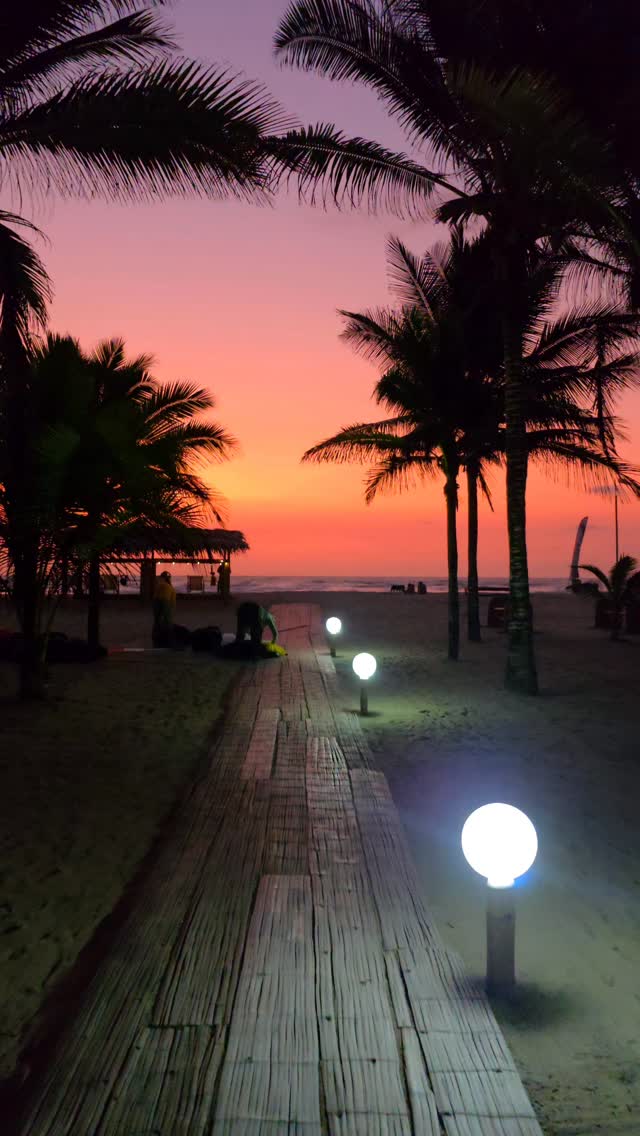 Canoa is a funky town!