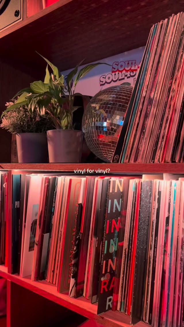 šæ Channel Orange, Frank Ocean
š Bring Your Own Vinyl, hosted by Majoris Music
#vinyl #frankocean #vinylforvinyl #byov #dj