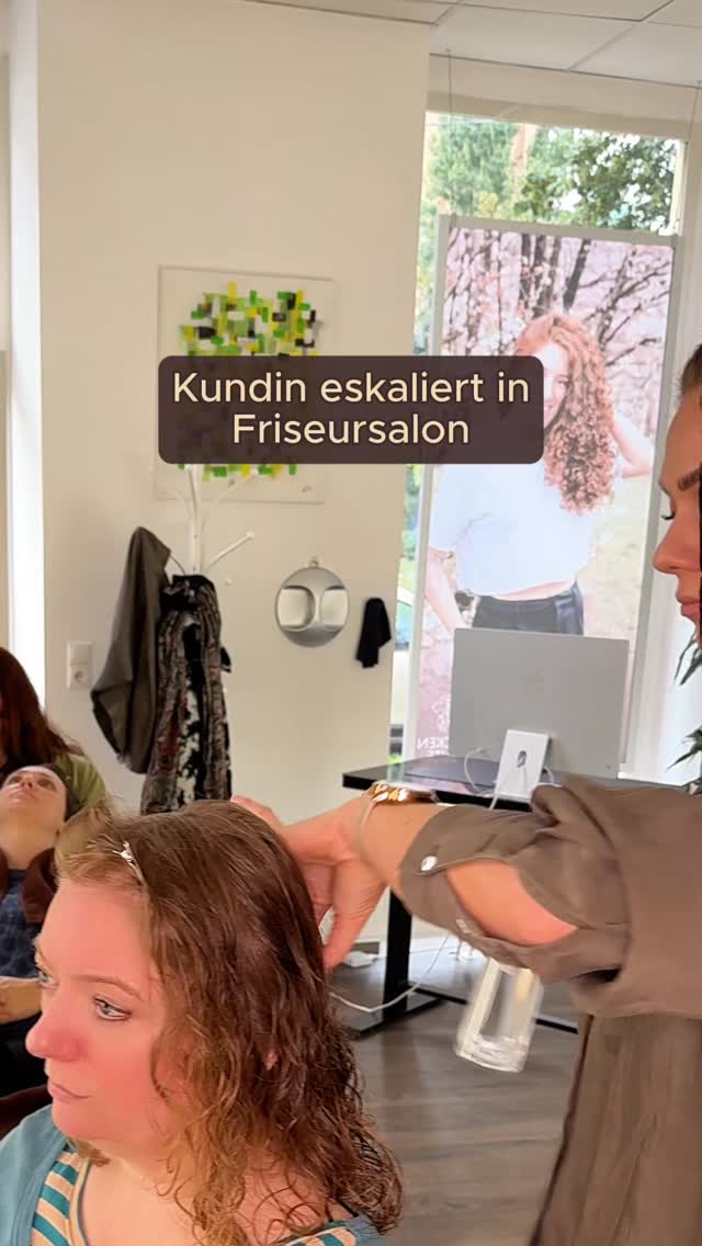 Deshalb gibt es inzwischen ein neues Konzept 🙂↕️🫶🏻
#lockenelite #friseur #eskalation #lockenfriseur #wien #locken