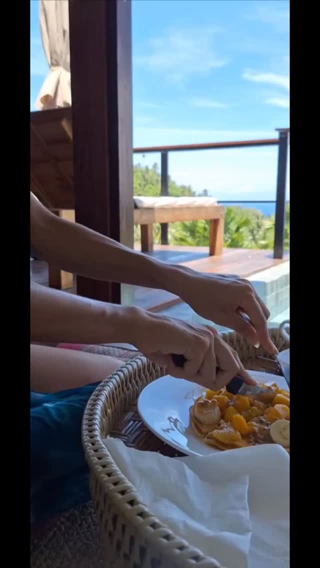 Breakfast with a view and pure bliss 😌🍳
DM or email us to reserve your next stay💬
#LuxuryVilla#KohTaoViews#honeymoondestination
#LuxuryResort#DiveKohTao#Diving#ChalokBaanKao#TanoteBay#MaoBay#HaadTien#Floatingbreakfast#AoLeukBay#SecretGardenEcoPoolVillas #EcoVillas#TravelThailand#GetawayGoals #Relax #KohTao #Thailand#privatepoolvilla #MountainView #IslandLife#KohTaoBeaches#LuxuryVilla#romanticgetaways#sunsethunter#luxurytraveladvisor#seaview#sunset#privatevilla#ecofriendlyhotels