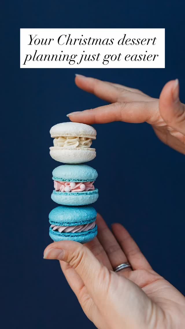 Still looking for the right dessert that won’t leave you feeling heavy after Christmas dinner? We’re here for you.
With 10 festive flavours of luxurious whipped ganache, you’ll be sure to find something everyone likes. Go for a double filled sharing Wreath, a Mixed Box of colourful macarons, or present family and guests with Individually Wrapped Macarons with their names on (so nobody’s tempted to eat them all before you get to sit down).
Whatever you choose, make sure you place your order before the 15 December 🌟
#lovemacarons #luxurydesserts #luxuryeventplanner