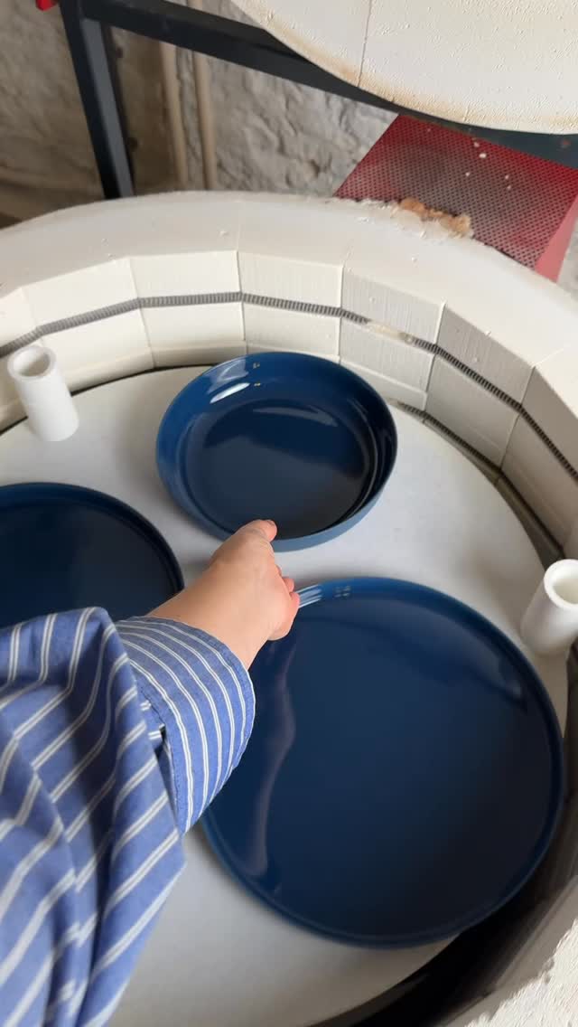 My extremely dry hands are reminding me that winter is here and thus the year is almost over! I felt a little rush of stress when I realised this, as well as how low my stock is. I’ll be making more pieces over the coming weeks, but if you’re looking for something special as a holiday gift or for your Christmas table, don’t wait too long and let me know! 💌