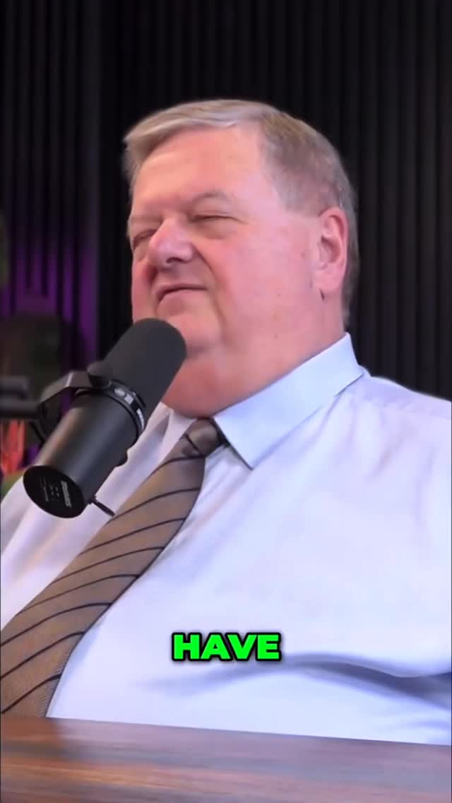Buying first might look convenient but it can turn into a financial trap fast. If your current place does not sell on time you are stuck carrying two mortgages, double utilities, and double stress. Markets can cool without warning which means your selling price might drop while your new payment is already locked in. That gap can drain your savings and put you in a risky spot. Selling first gives you clarity on your real budget, removes the pressure, and keeps you in control. Always protect yourself by knowing your numbers before making the move. 🏡💸🔥