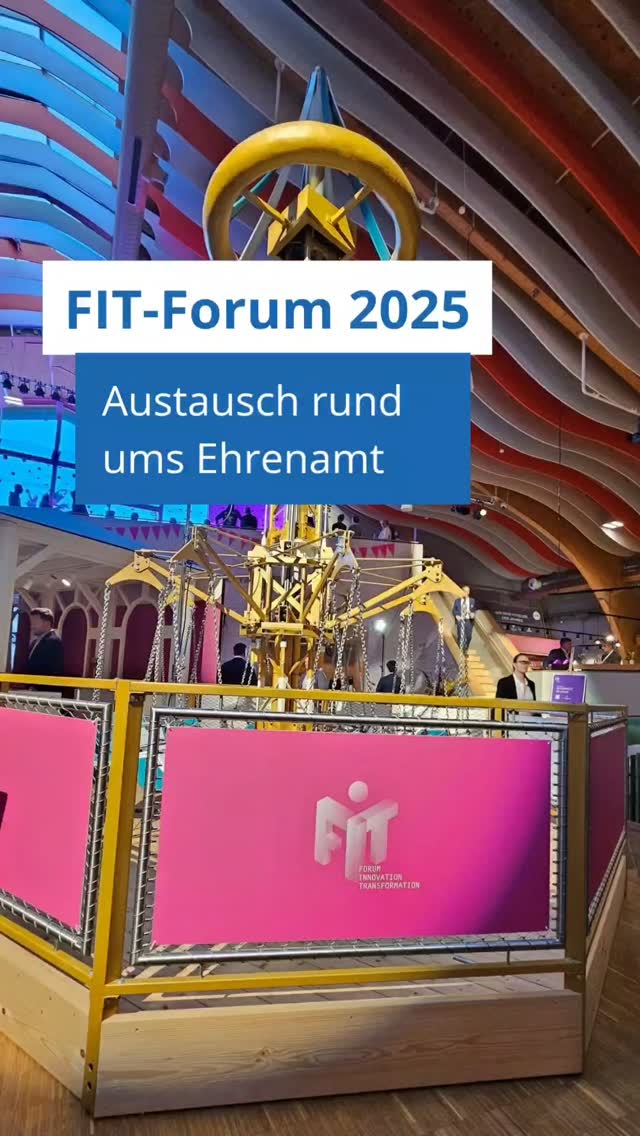 Das FIT Forum der Kreissparkasse Miesbach-Tegernsee (@kreissparkasse_mbteg) in Tegernsee bringt Menschen zusammen, die im Oberland etwas bewegen wollen. Wir waren mit einem Stand vertreten und haben über Engagement- und Vernetzungsmöglichkeiten im Landkreis Miesbach informiert. Vielen Dank an die Veranstalter für die Einladung und an alle, die sich für ein Gespräch bei uns Zeit genommen haben.
Am Abend nahm Dr. Frank Stratmann, Initiator des Netzwerks Ehrenamt und Gründer der Bürgerstiftung Holzkirchen, an der Diskussionsrunde zum Thema Ehrenamt teil. Ebenfalls auf dem Podium waren Andreas Kempf (@andi.kempf.miesbach) und Lisa Hilbich (@lisa.hilbich.miesbach), moderiert von Floko Ziebert.
Der Tag hat gezeigt, wie wertvoll eine Veranstaltung ist, die echtes Zusammenkommen ermöglicht und neue Impulse setzt.
#FitForum #Innovation #Oberland #Ehrenamt #NEAvernetzt