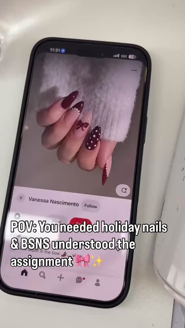 Wrapped up & ready for the holidays 🎀❤️ by Meeka!
Polka dots + bows = the perfect festive combo.
#PhillyNails #ChristmasNails #PhillyNailTech #BrownSugarNailSpa #HolidayNails