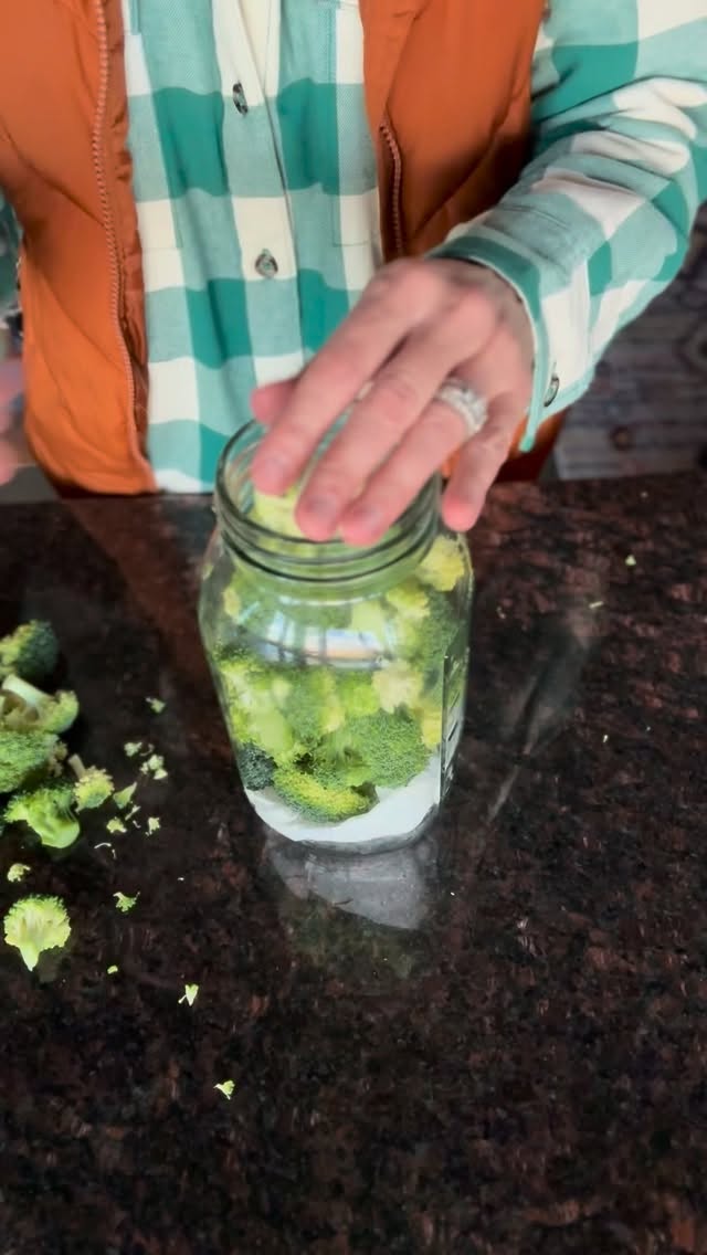 Proof that a simple habit can save your produce and your wallet. 🫙✨
Vacuum-sealing my fruits and veggies in mason jars keeps them fresh for WEEKS — no wilt, no waste, just crisp goodness every time.
This little trick has completely changed how I prep and store food.
#masonjarmagic #freshforweeks #kitchenhacks #zerowastelifestyle #produceprep #foodpreservation #holisticliving #3crowsapothecary